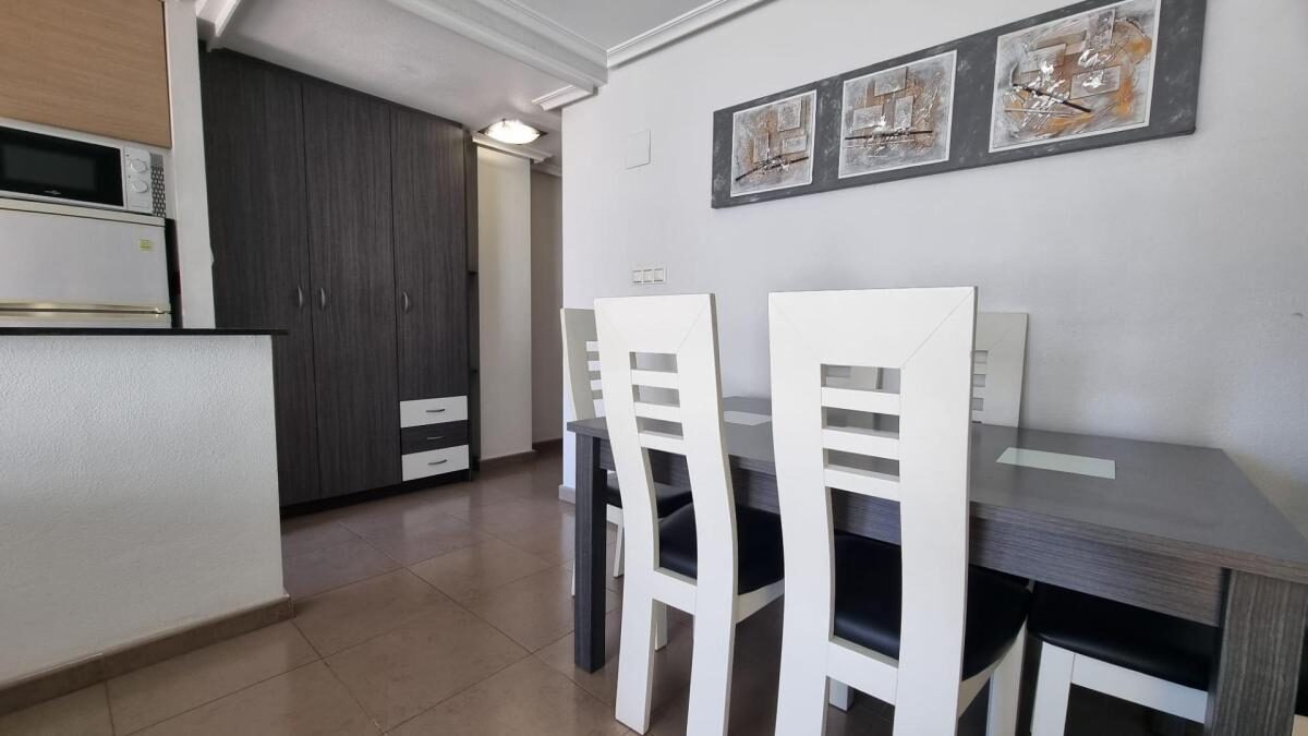 Apartament z 2 sypialniami, 75m² w Torrevieja, Hiszpania [ID: 0152-605045]
