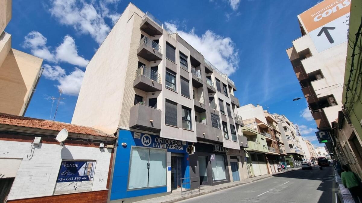 Apartament z 2 sypialniami, 75m² w Torrevieja, Hiszpania [ID: 0152-605045]