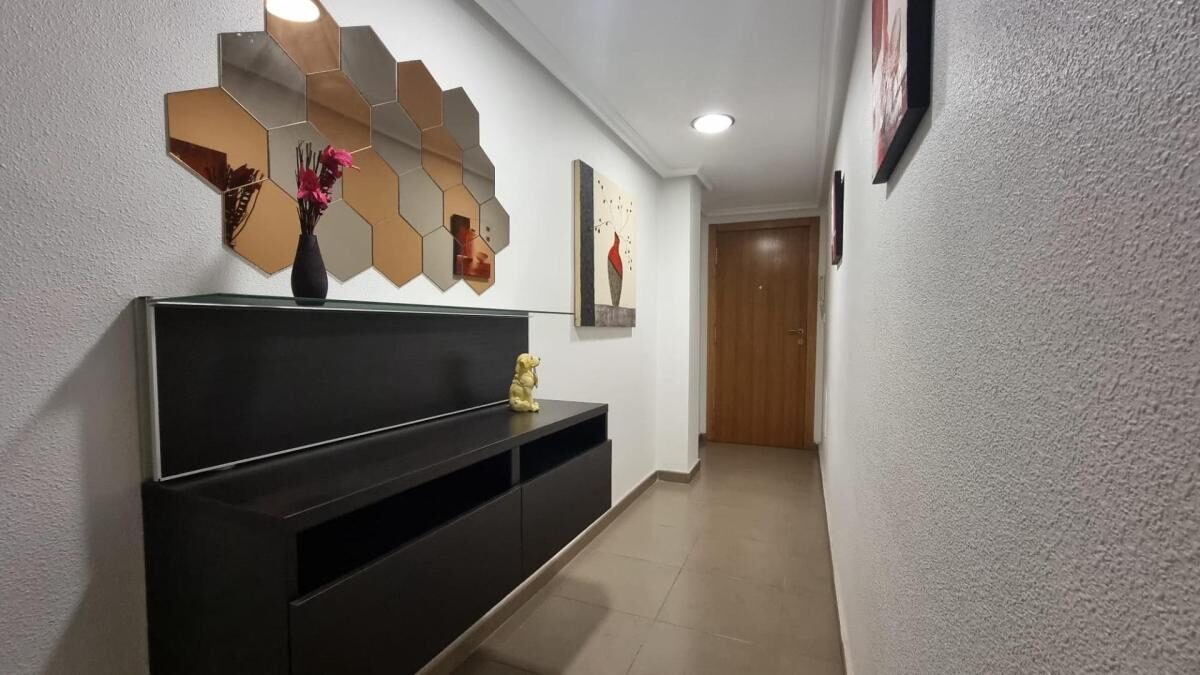 Apartament z 2 sypialniami, 75m² w Torrevieja, Hiszpania [ID: 0152-605045]