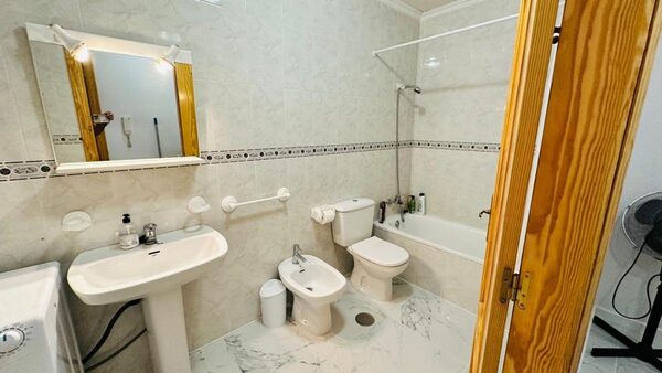 Apartamenty w Torrevieja, Hiszpania, 68m² - obraz 25