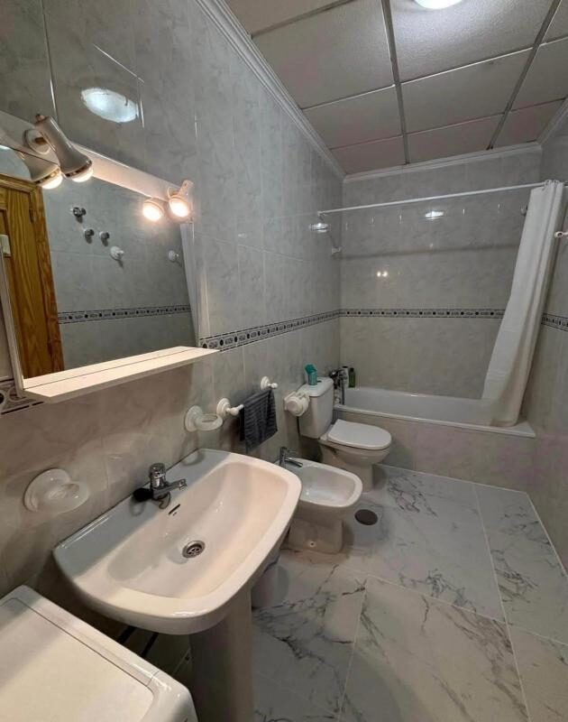 Apartament z 2 sypialniami, 68m² w Torrevieja, Hiszpania [ID: 0152-604934]