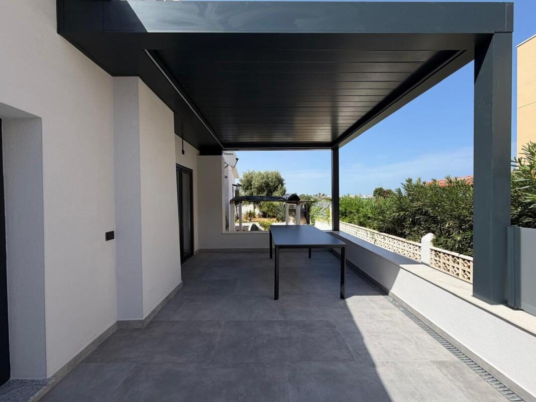 Willa z 4 sypialniami, 103m² w Torrevieja, Hiszpania [ID: 0152-604349]