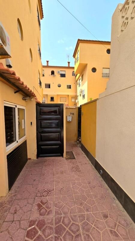 Apartamenty w Torrevieja, Hiszpania, 76m² - obraz 2