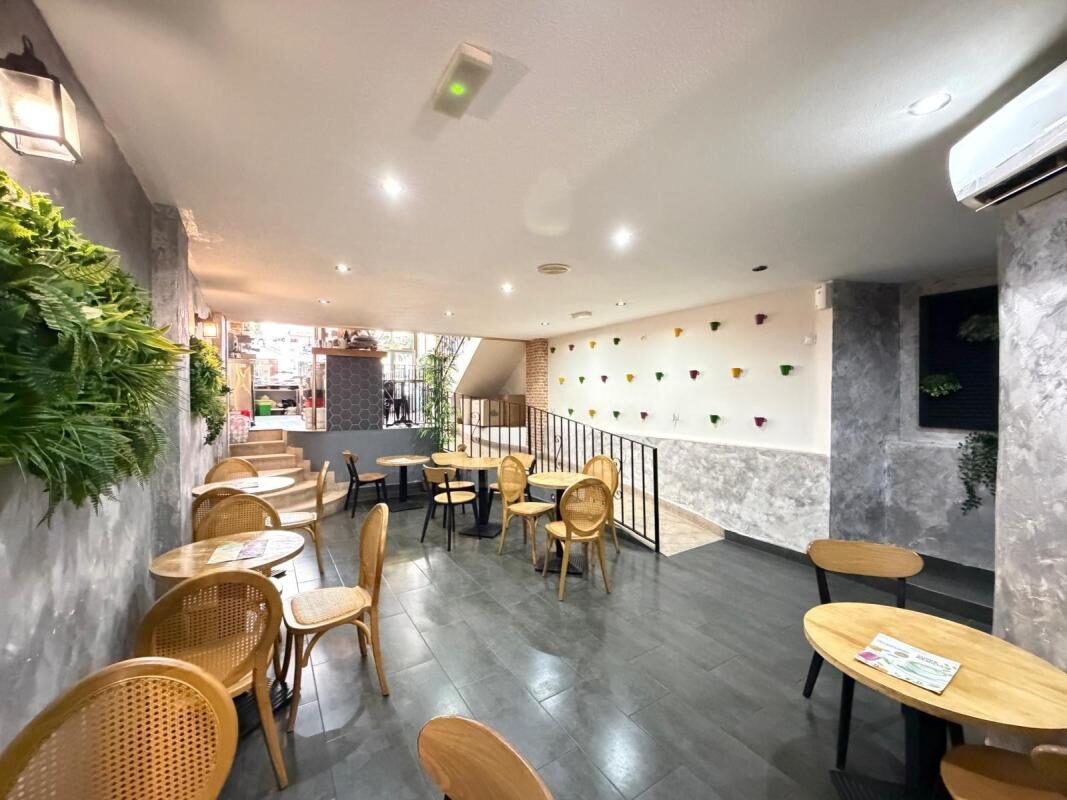 Przestrzeń komercyjna, 150m² w Torrevieja, Hiszpania [ID: 0152-604330]