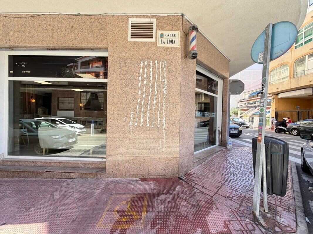 Przestrzeń komercyjna, 121m² w Torrevieja, Hiszpania [ID: 0152-604329]
