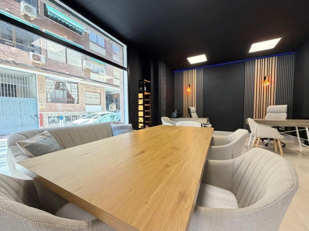 Przestrzeń komercyjna, 121m² w Torrevieja, Hiszpania [ID: 0152-604329]