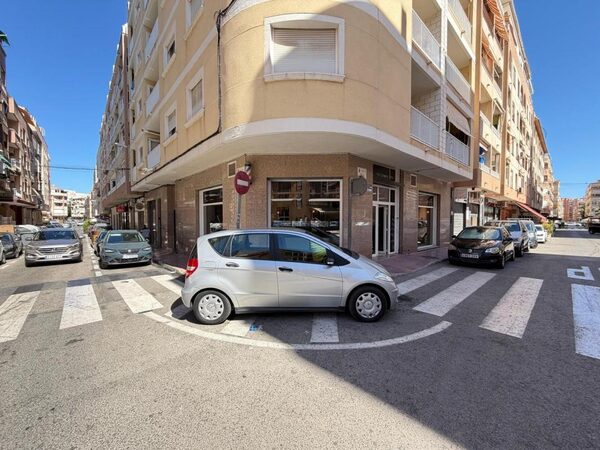 Przestrzeń komercyjna w Torrevieja, Hiszpania, 121m² - obraz 28