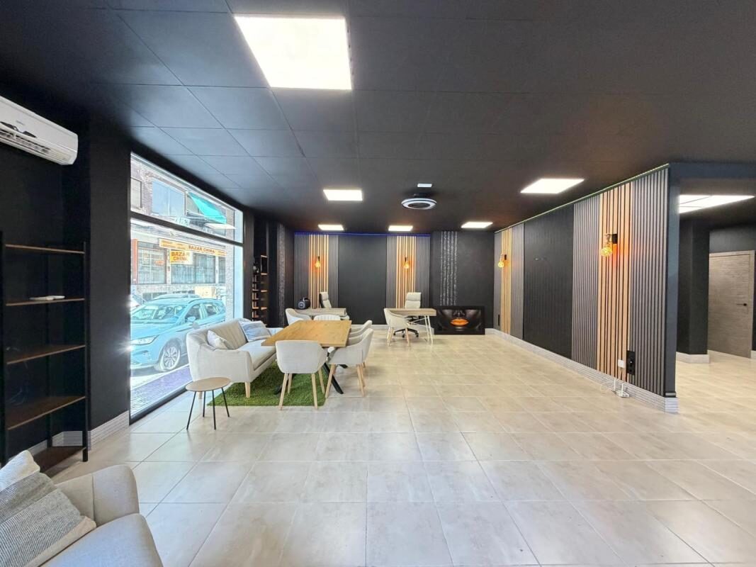 Przestrzeń komercyjna, 121m² w Torrevieja, Hiszpania [ID: 0152-604329]