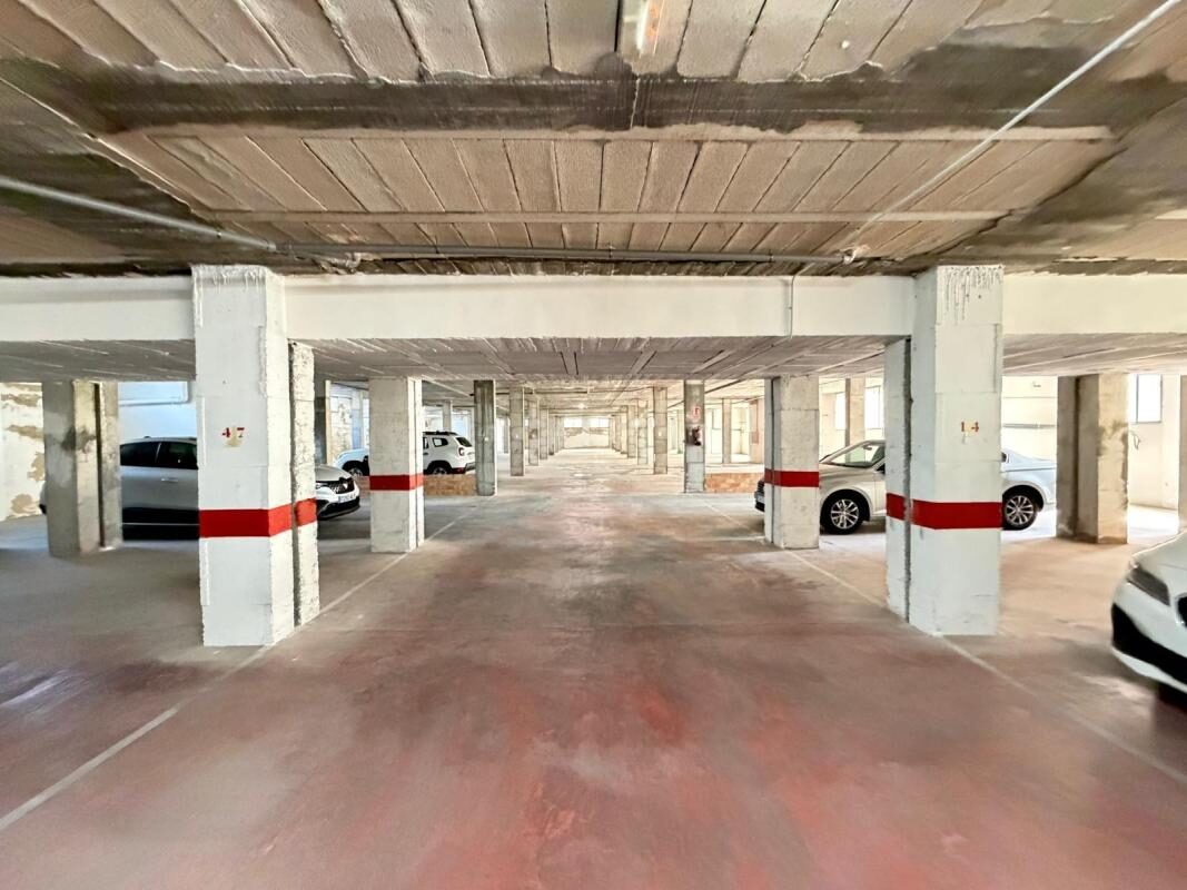 Commercial property, 2800m² in Torrevieja, Spain [ID: 0152-604322]