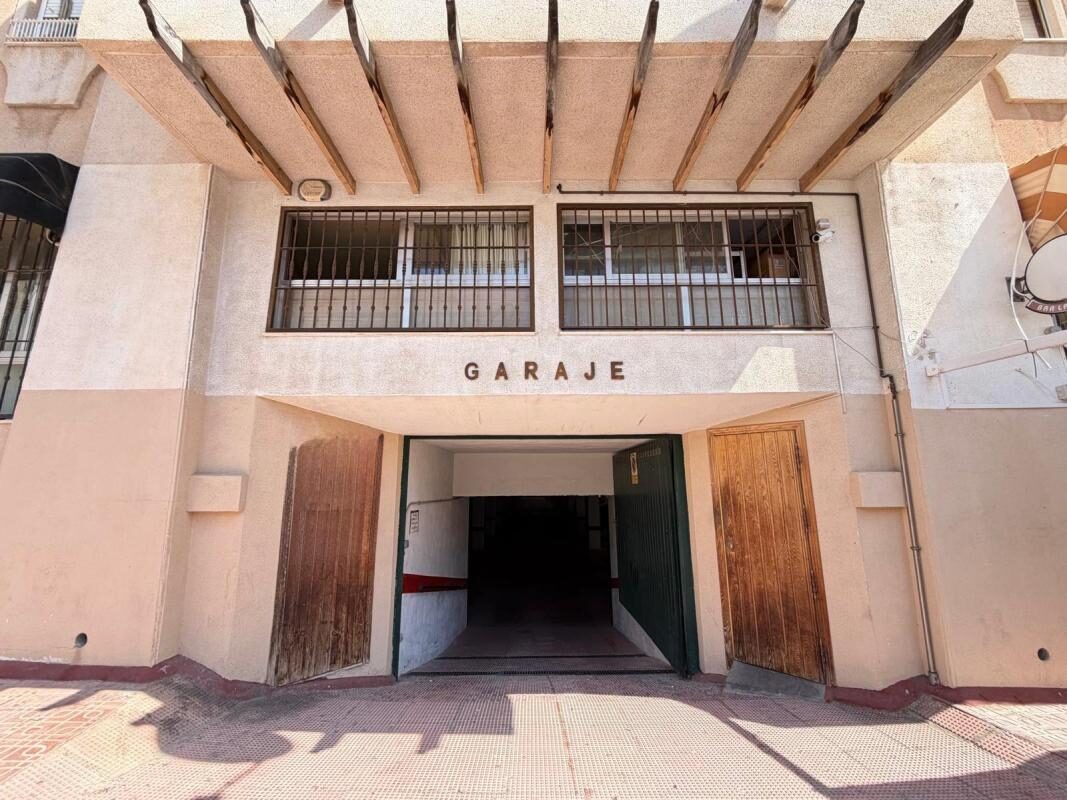 Commercial property, 2800m² in Torrevieja, Spain [ID: 0152-604322]