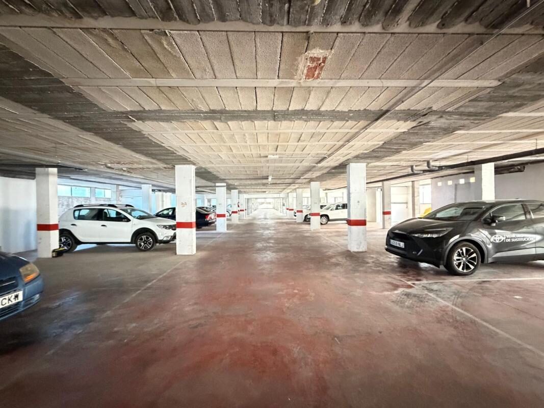 Commercial property, 2800m² in Torrevieja, Spain [ID: 0152-604322]
