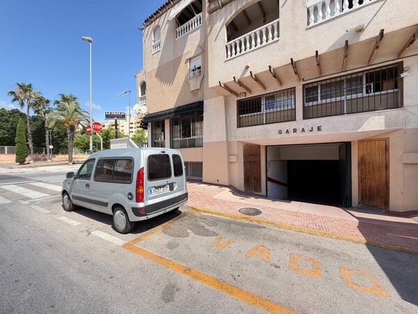 Przestrzeń komercyjna w Torrevieja, Hiszpania, 2800m² - obraz 2