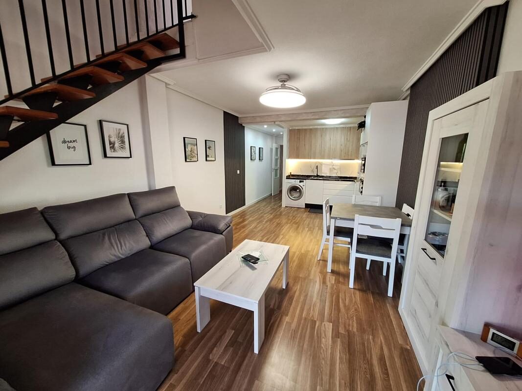 Apartamenty z 2 sypialniami, 100m² w Torrevieja, Hiszpania [ID: 0152-604304]
