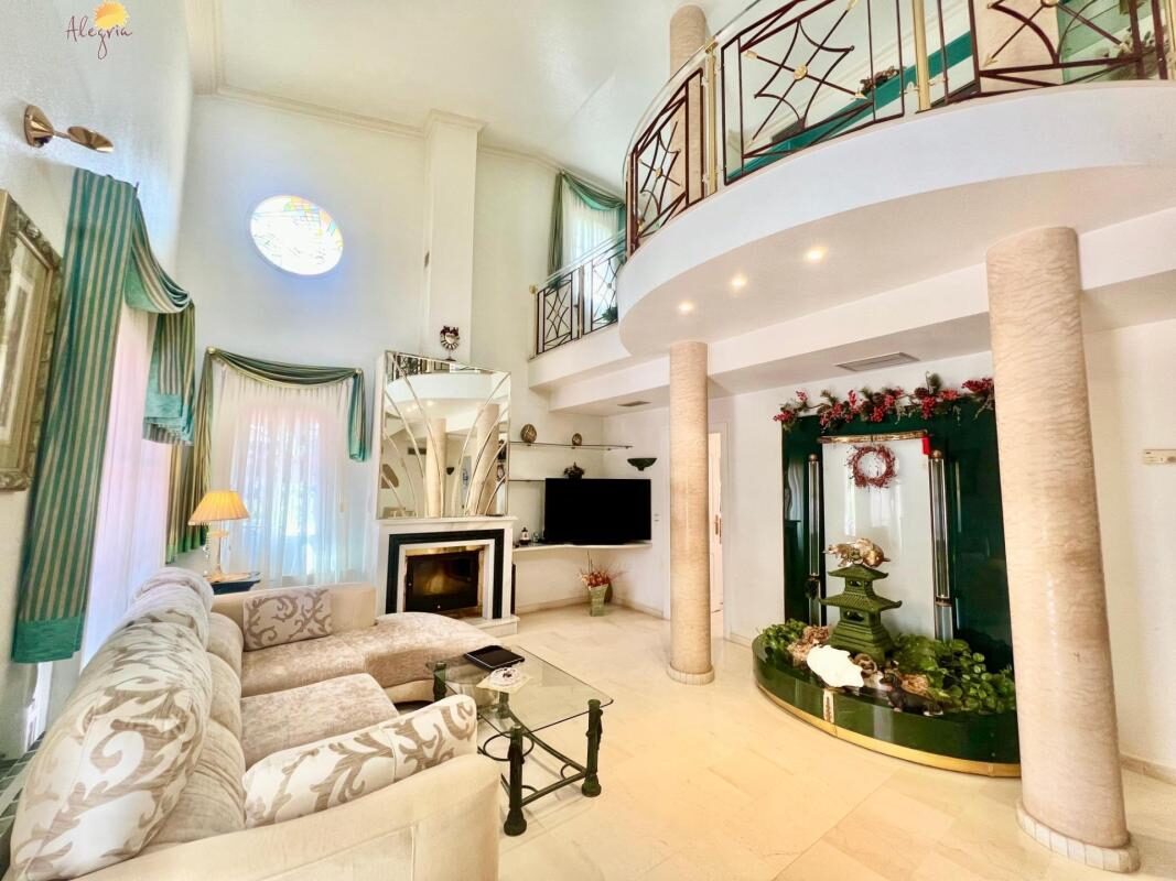 Вилла с 3 спальнями, 253м² в Торревьеха, Испания [ID: 0152-604287]