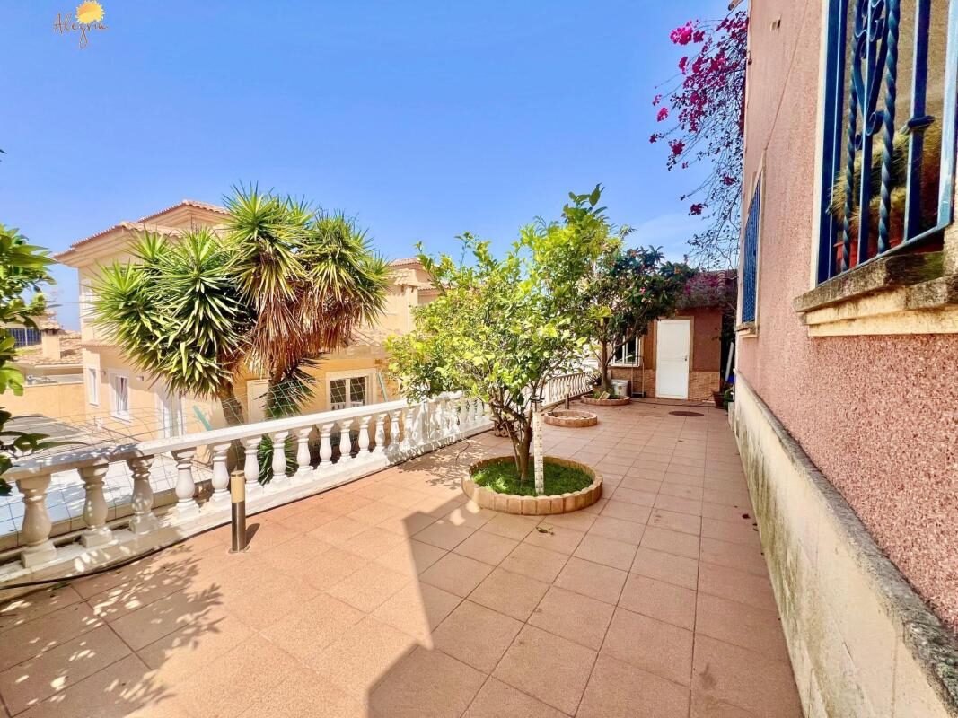 Вилла с 3 спальнями, 253м² в Торревьеха, Испания [ID: 0152-604287]