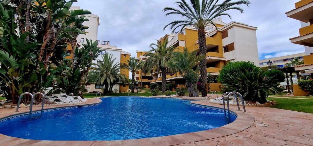 Apartament z 2 sypialniami, 75m² w Torrevieja, Hiszpania [ID: 0152-586999]