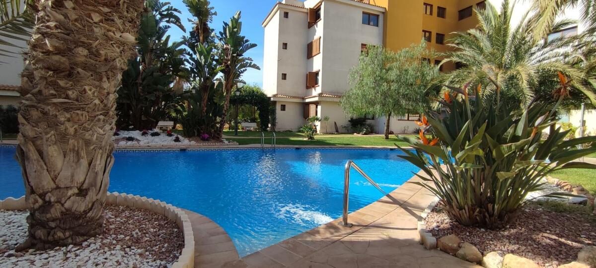 Apartament z 2 sypialniami, 75m² w Torrevieja, Hiszpania [ID: 0152-586999]
