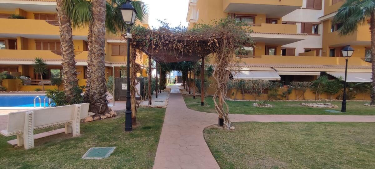 Apartament z 2 sypialniami, 75m² w Torrevieja, Hiszpania [ID: 0152-586999]