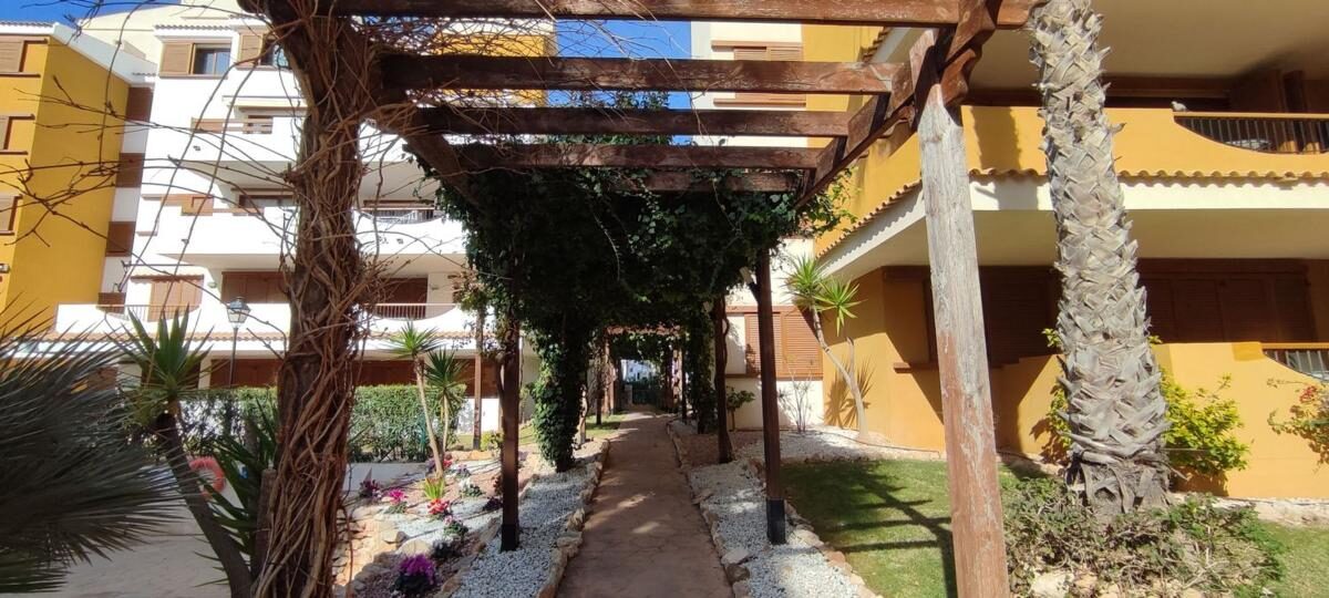 Apartament z 2 sypialniami, 75m² w Torrevieja, Hiszpania [ID: 0152-586999]