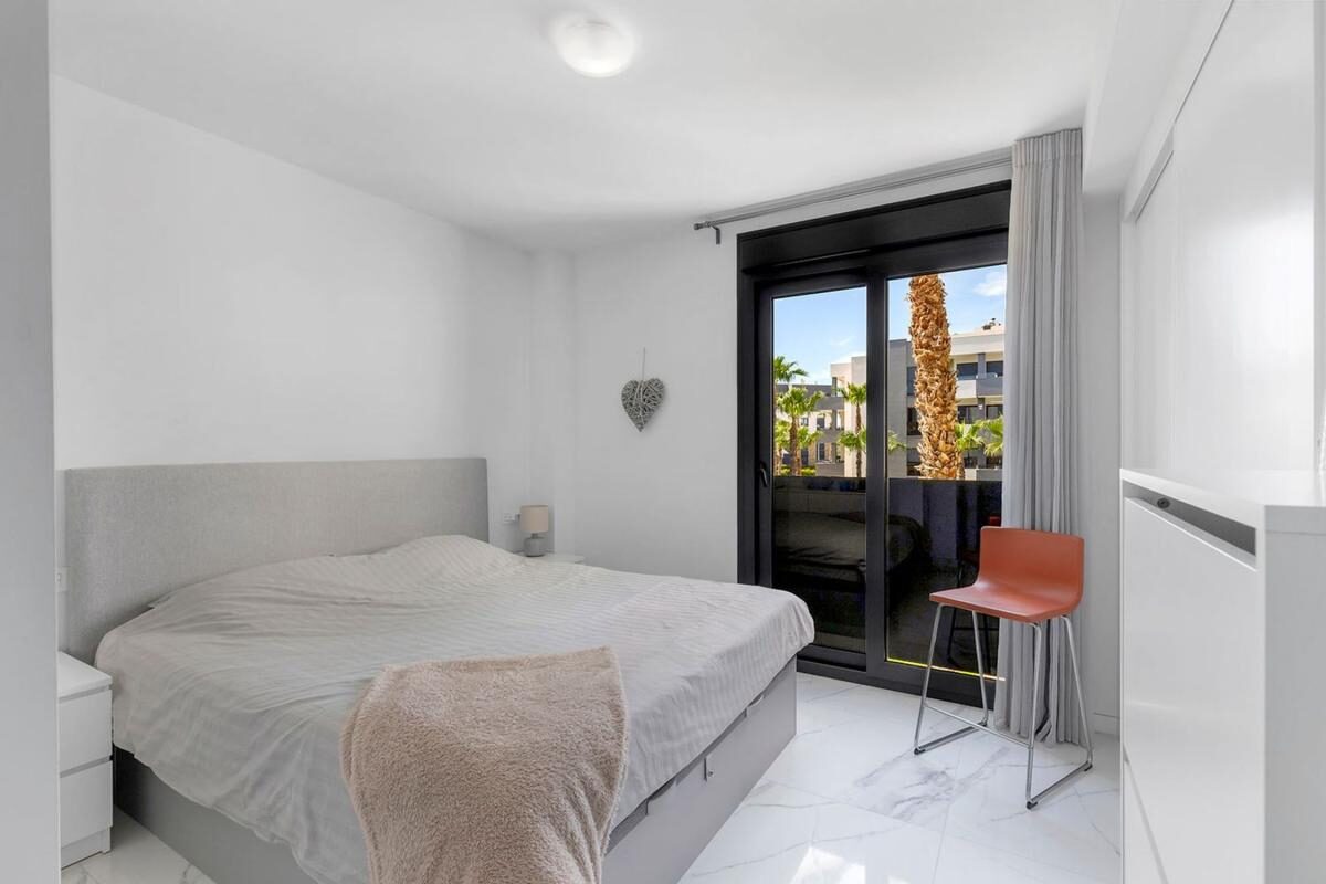 Apartments with 2 bedrooms, 95m² in Orihuela, Spain [ID: 0152-586945]
