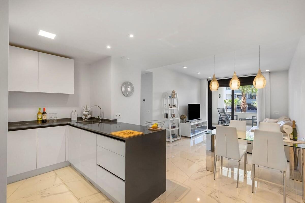 Apartments with 2 bedrooms, 95m² in Orihuela, Spain [ID: 0152-586945]