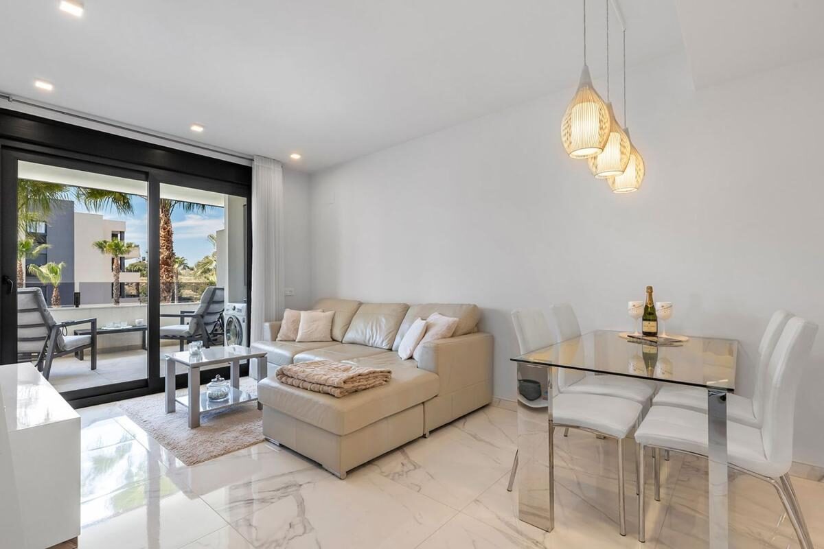 Apartments with 2 bedrooms, 95m² in Orihuela, Spain [ID: 0152-586945]