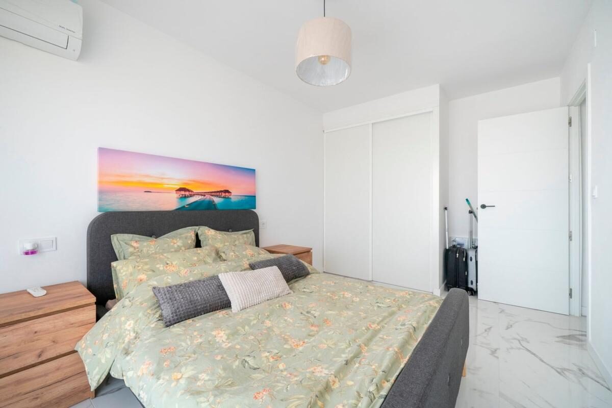 Apartment with 2 bedrooms, 89m² in Torrevieja, Spain [ID: 0152-586930]