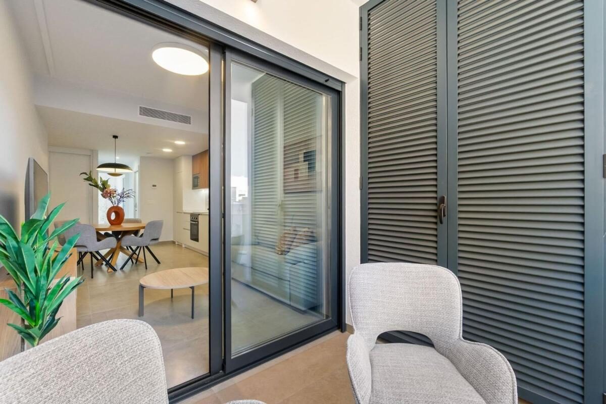 Apartment with 2 bedrooms, 82m² in Torrevieja, Spain [ID: 0152-586511]