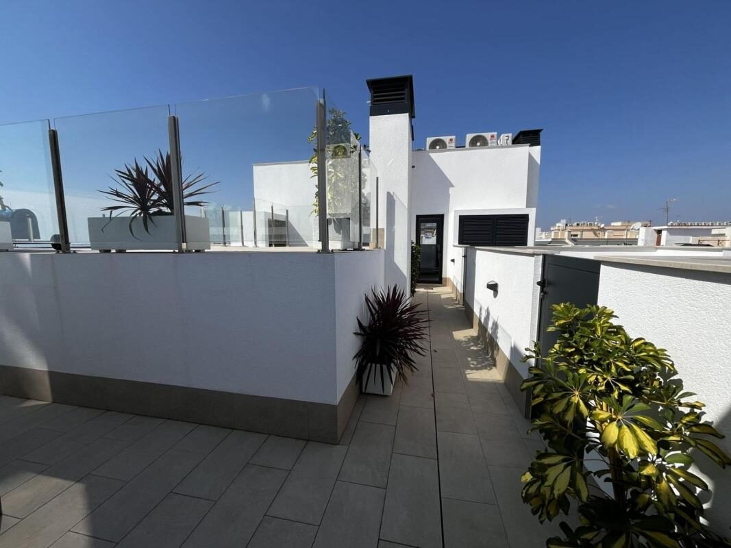 Apartment with 2 bedrooms, 82m² in Torrevieja, Spain [ID: 0152-586511]