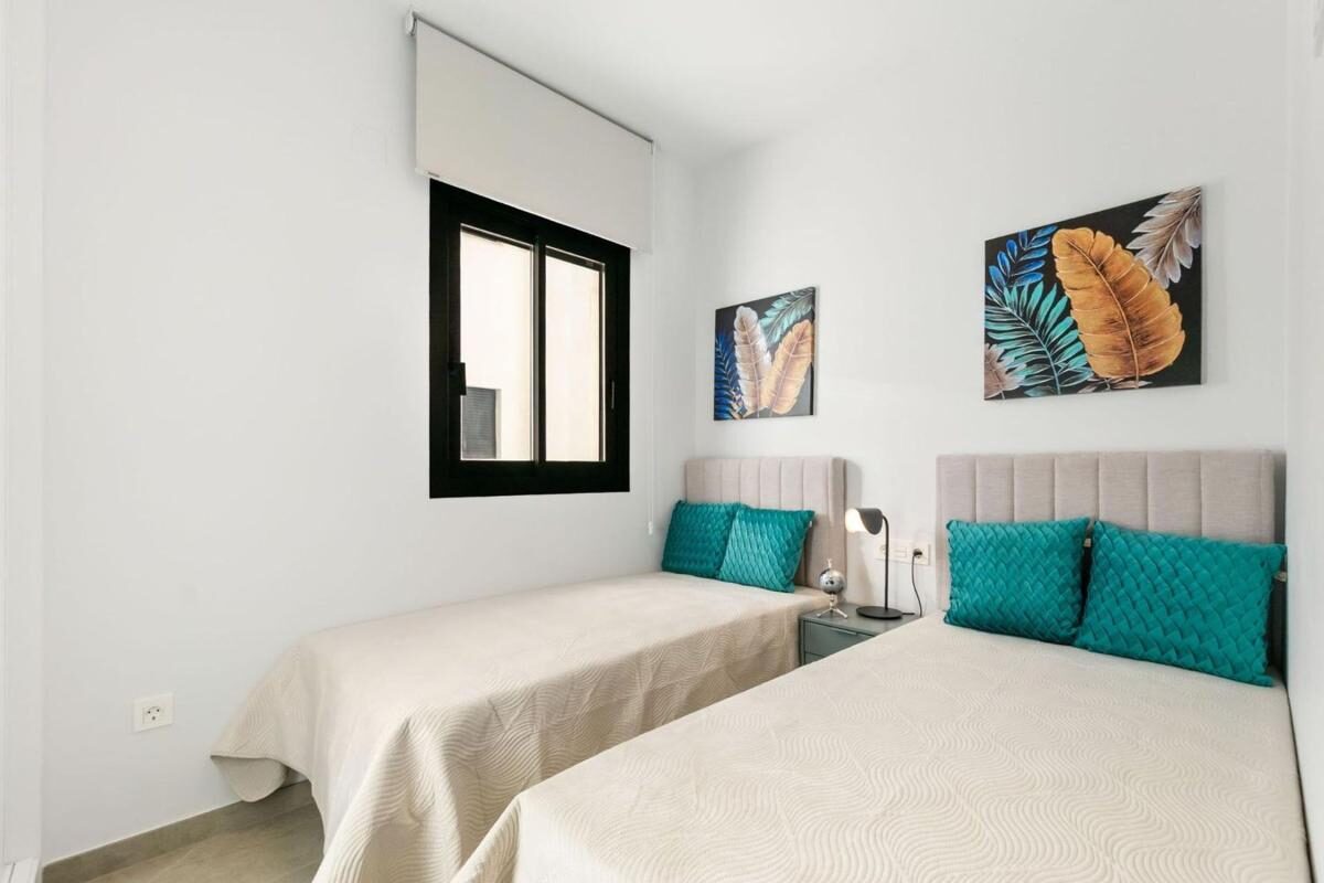 Apartment with 2 bedrooms, 82m² in Torrevieja, Spain [ID: 0152-586511]