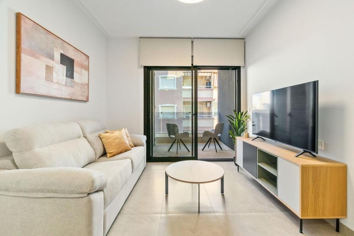 Apartment with 2 bedrooms, 82m² in Torrevieja, Spain [ID: 0152-586511]