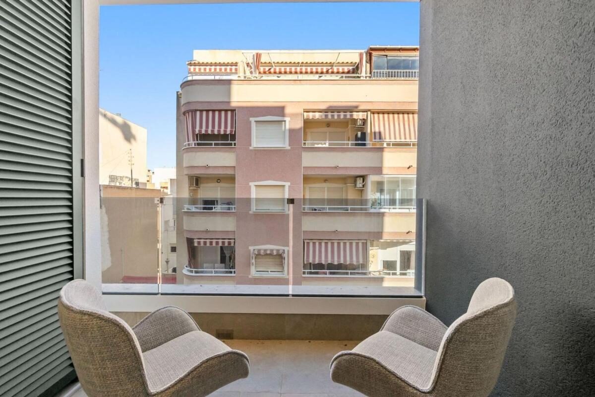 Apartment with 2 bedrooms, 82m² in Torrevieja, Spain [ID: 0152-586511]