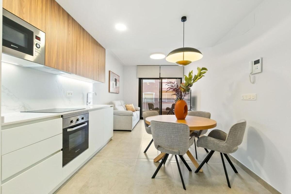 Apartment with 2 bedrooms, 82m² in Torrevieja, Spain [ID: 0152-586511]