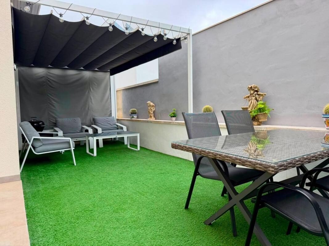 Apartament z 2 sypialniami, 81m² w Torrevieja, Hiszpania [ID: 0152-586345]