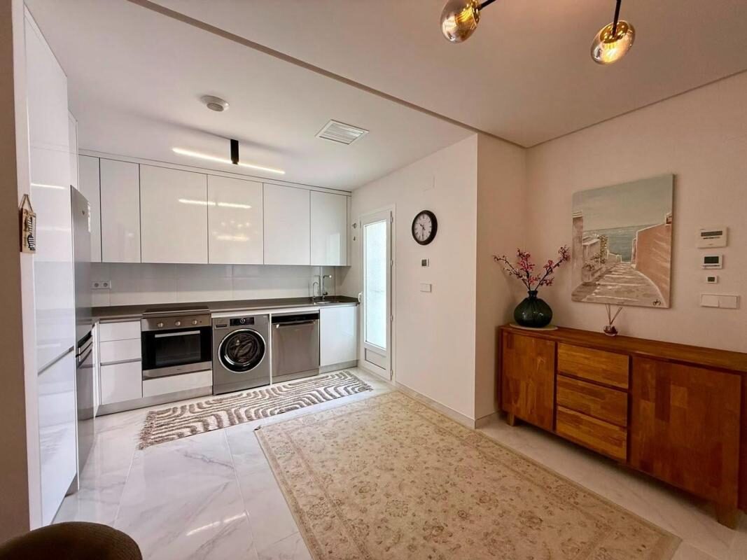 Apartament z 2 sypialniami, 81m² w Torrevieja, Hiszpania [ID: 0152-586345]