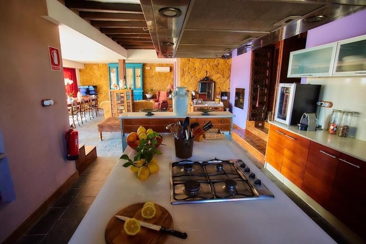 Вілла з 4 спальнями, 350м² в Оріуела, Іспанія [ID: 0152-585145]