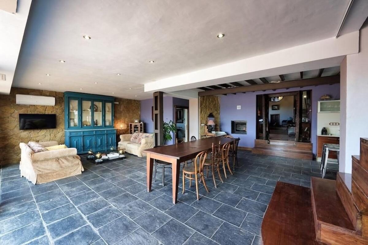 Вілла з 4 спальнями, 350м² в Оріуела, Іспанія [ID: 0152-585145]