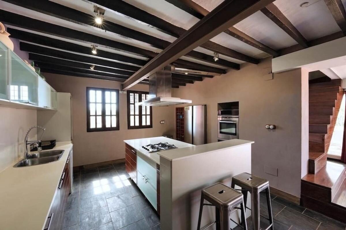 Вілла з 4 спальнями, 350м² в Оріуела, Іспанія [ID: 0152-585145]