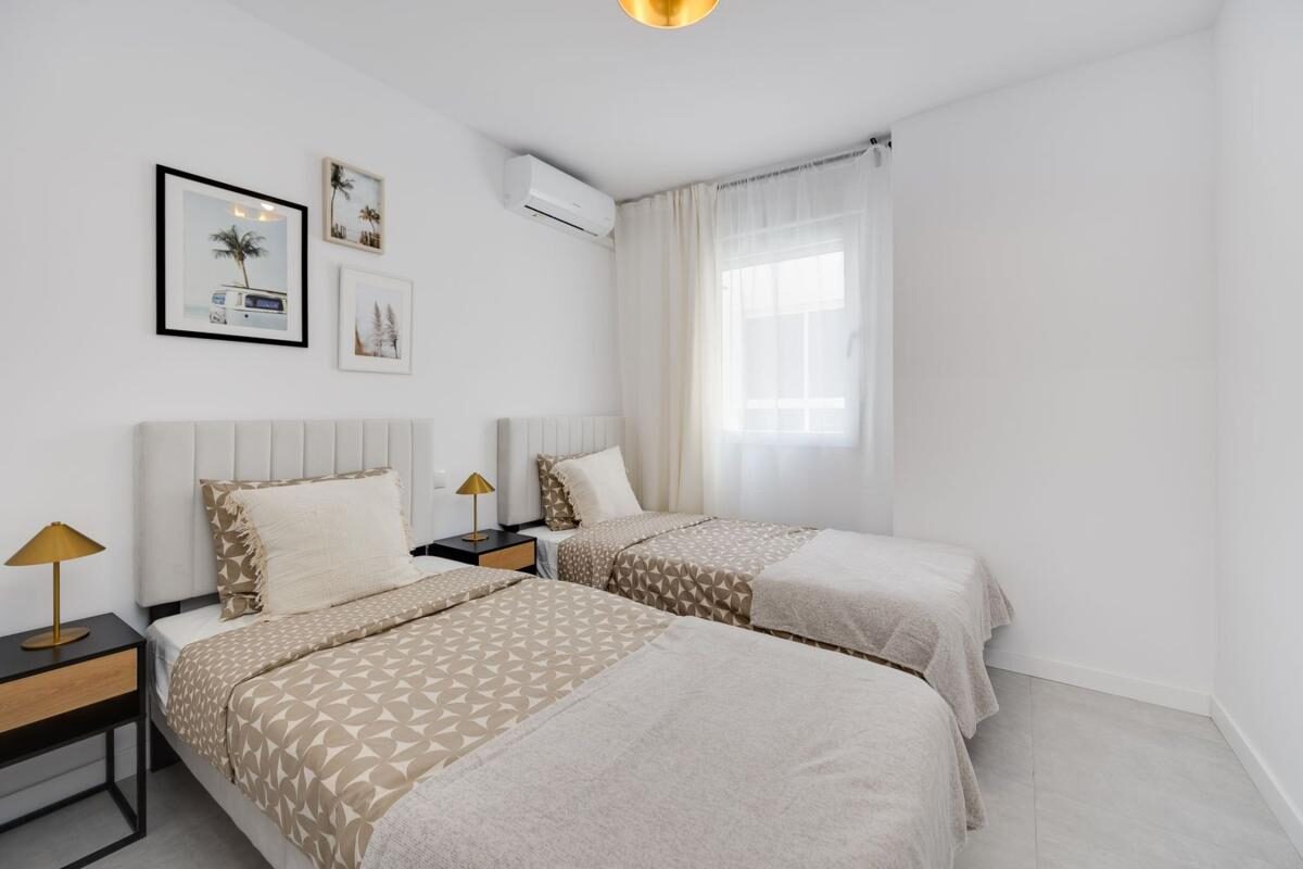 Apartament z 3 sypialniami, 86m² w Torrevieja, Hiszpania [ID: 0152-584898]