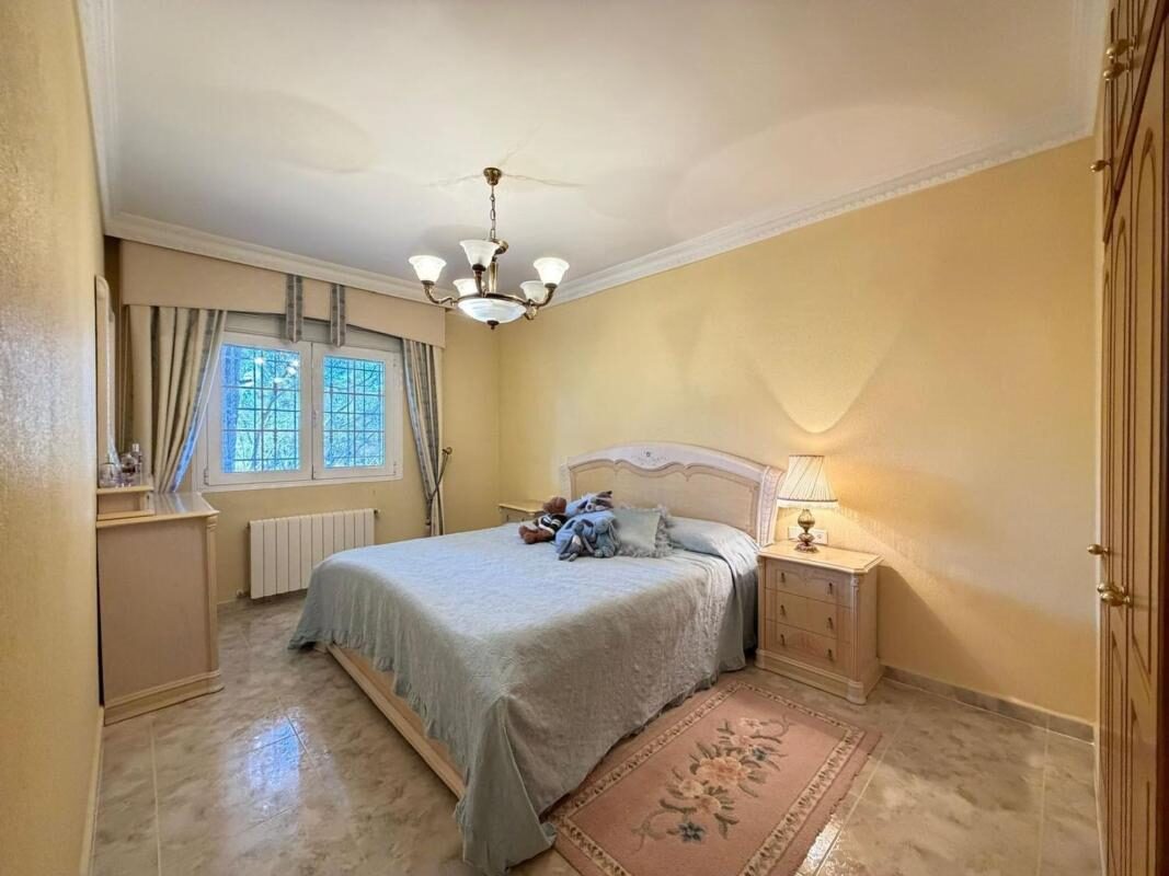 Willa z 6 sypialniami, 884m² w Рохалес, Hiszpania [ID: 0152-578802]