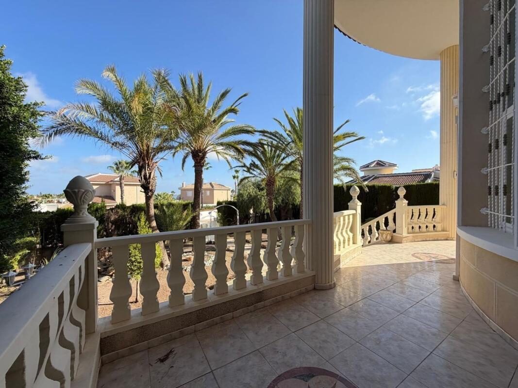 Willa z 6 sypialniami, 884m² w Рохалес, Hiszpania [ID: 0152-578802]