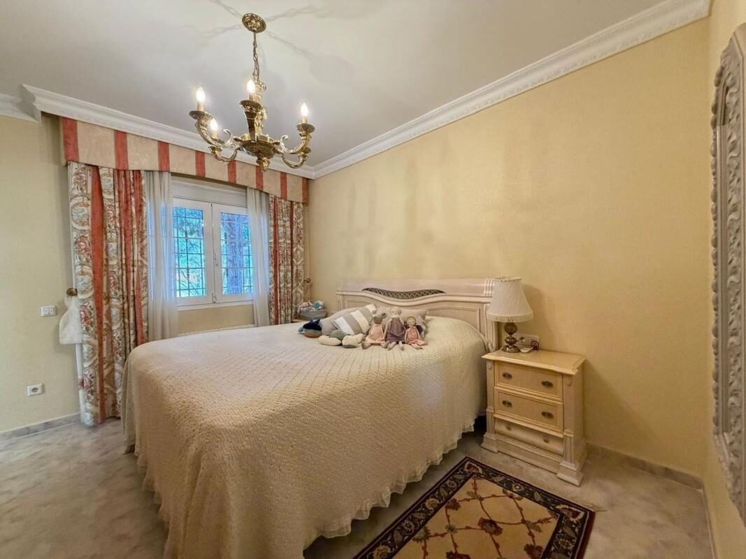 Willa z 6 sypialniami, 884m² w Рохалес, Hiszpania [ID: 0152-578802]