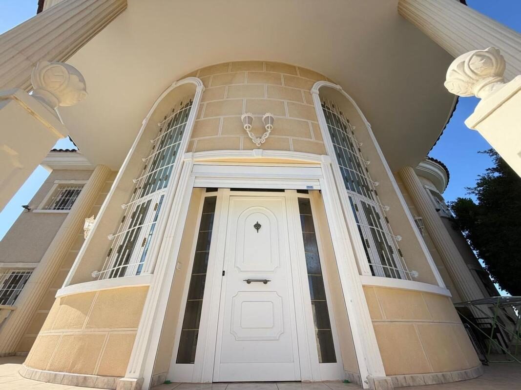 Willa z 6 sypialniami, 884m² w Рохалес, Hiszpania [ID: 0152-578802]