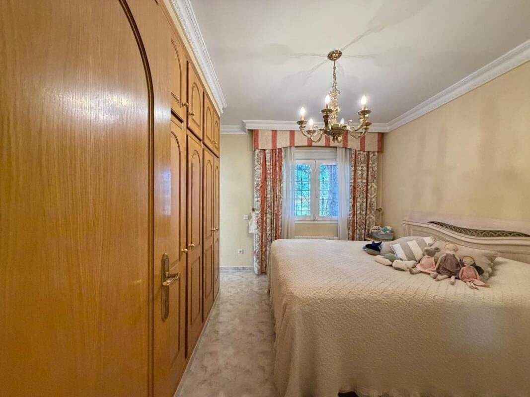 Willa z 6 sypialniami, 884m² w Рохалес, Hiszpania [ID: 0152-578802]