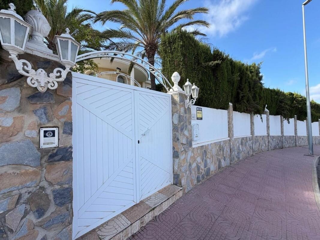 Willa z 6 sypialniami, 884m² w Рохалес, Hiszpania [ID: 0152-578802]