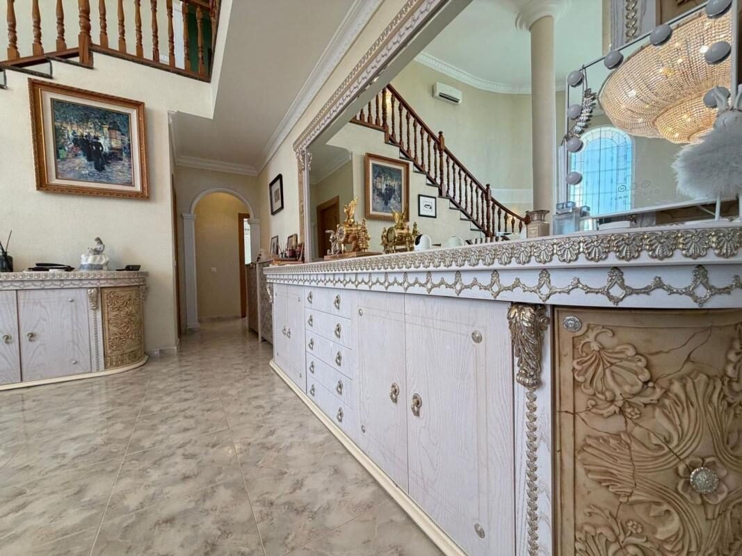 Willa z 6 sypialniami, 884m² w Рохалес, Hiszpania [ID: 0152-578802]