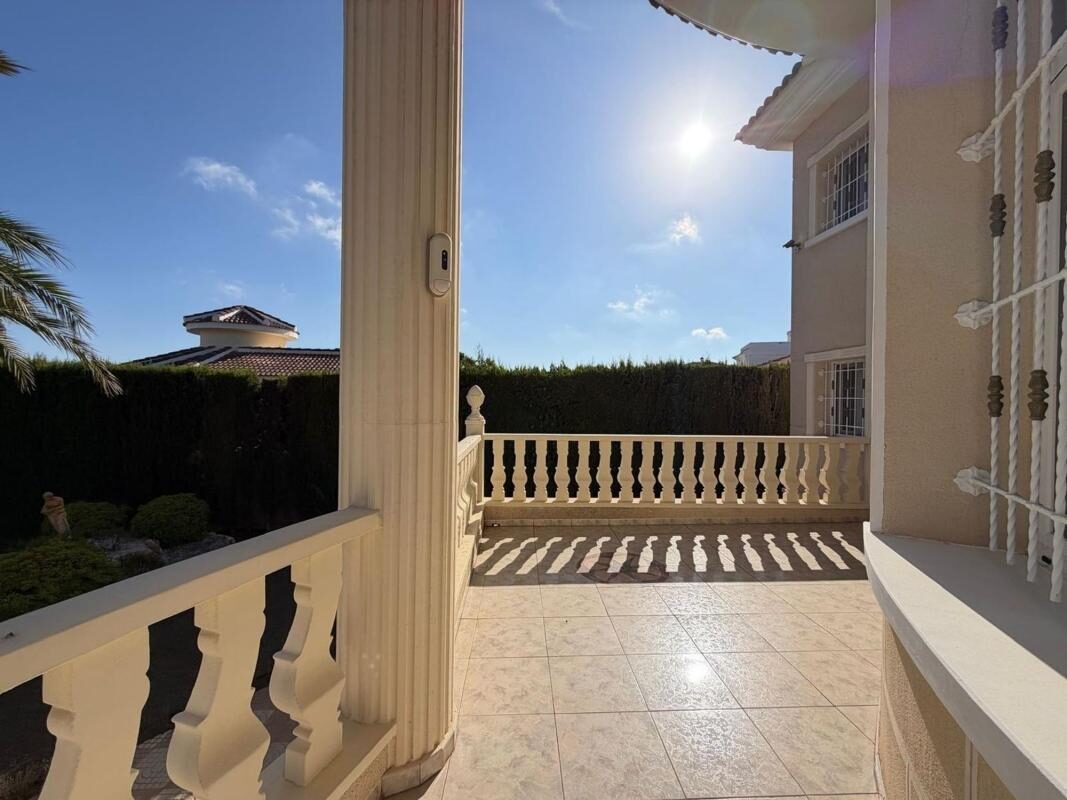Willa z 6 sypialniami, 884m² w Рохалес, Hiszpania [ID: 0152-578802]