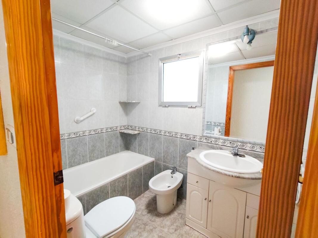 Apartment with 2 bedrooms, 75m² in Guardamar del Segura, Spain [ID: 0152-577676]