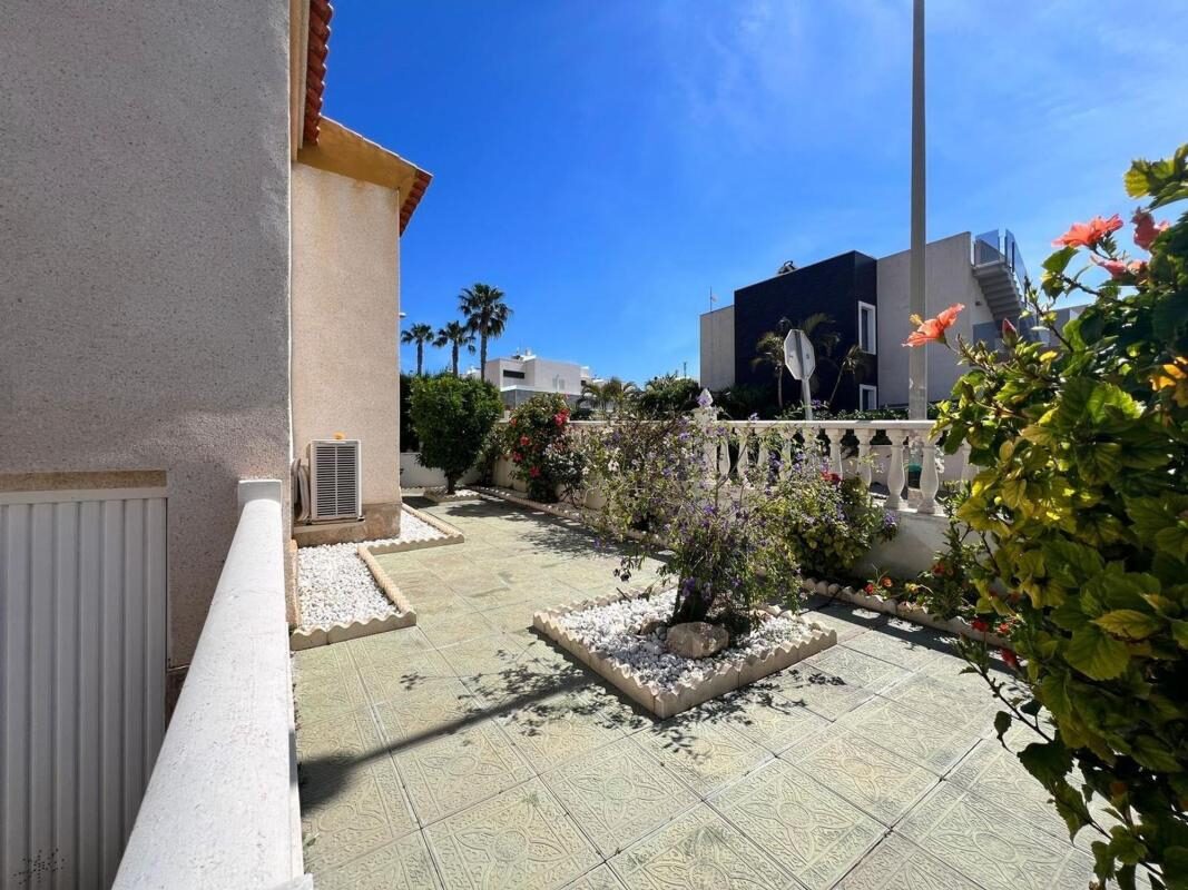 Villa with 3 bedrooms, 132m² in Torrevieja, Spain [ID: 0152-566920]