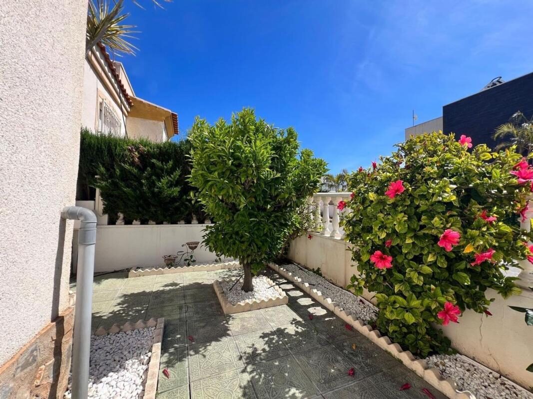 Villa with 3 bedrooms, 132m² in Torrevieja, Spain [ID: 0152-566920]